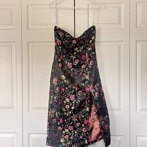 Lulu’s | Slit Midi Dress